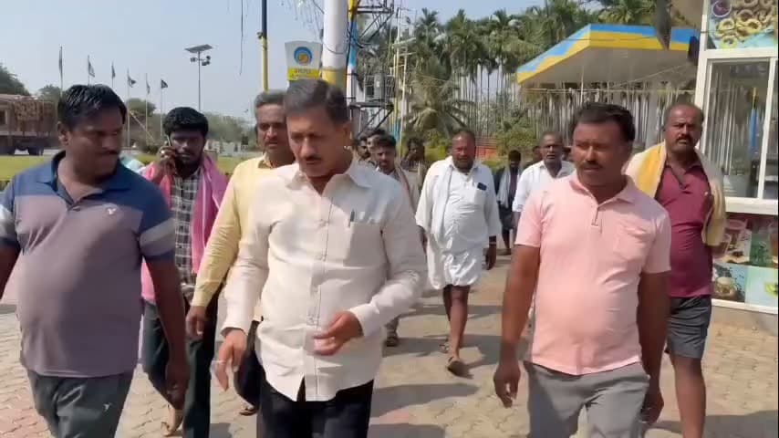 ಮಾಗಡಿ: ಮರೂರಿನ ರಾಗಿ ಖರೀದಿ ಕೇಂದ್ರದ ವೇಬ್ರಿಡ್ಜ್ ಕೇಂದ್ರಕ್ಕೆ ಶಾಸಕ‌ ಬಾಲಕೃಷ್ಣ ಭೇಟಿ
