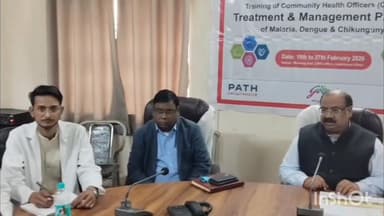 धौरहरा: सीएमओ कार्यालय में पलिया, रमिया बेहड़ समेत विभिन्न सीएचओ को दिया गया प्रशिक्षण, मलेरिया-डेंगू पर कसा शिकंजा