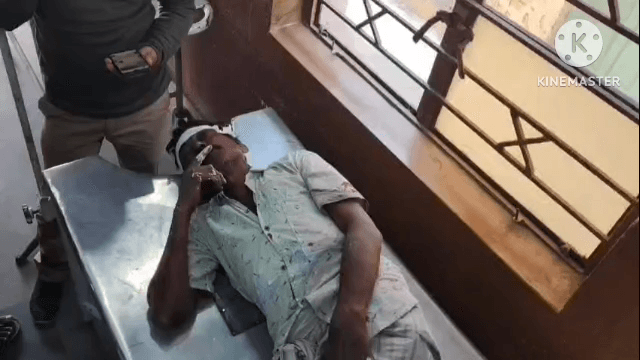 মগরাহাট ২: পূর্ব বেলারিয়া এলাকায় গৃহস্থের বাড়িতে রংয়ের কাজ করার সময় দুর্ঘটনা আহত এক ব্যক্তি
