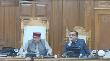 निज़ामाबाद: MLC विजय बहादुर पाठक ने विधान परिषद में डीएल रिन्यूअल की समस्याओं का मुद्दा उठाया, त्वरित समाधान की मांग की