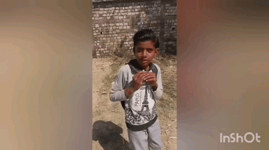 जवा: लोहारनटोला भवानिगवा में शिक्षा व्यवस्था की खुली पोल, 11:30 तक लटकता रहा अलीगढ़ का ताला, खाने में मिले कीड़े, वीडियो वायरल