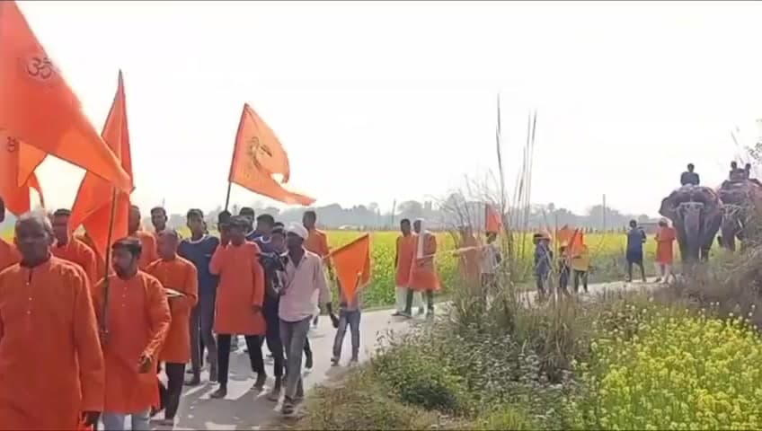 सगड़ी: रघुनाथपुर डिहवा में श्रीमद् भागवत कथा को लेकर निकाली गई भव्य कलश यात्रा, श्रद्धालुओं की उमड़ी भीड़, क्षेत्र बना भक्तिमय