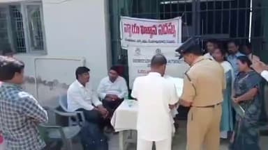 నర్సీపట్నం సబ్ జైల్లో న్యాయ సేవా సదన్ కార్యక్రమంలో పాల్గొన్న జడ్జ్