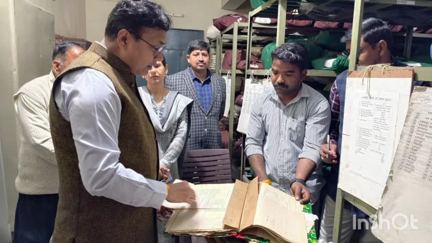 भोगांव: भोगांव तहसील का जिलाधिकारी ने किया औचक निरीक्षण, संबंधितों को दिए आवश्यक दिशा-निर्देश