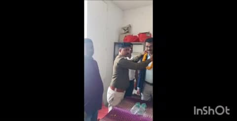 मानसी: मानसी जीआरपी में थाना अध्यक्ष विकाश कुमार को भावभीनी विदाई दी गई