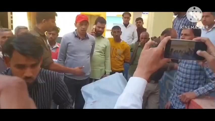 गुन्नौर: कस्बा बबराला में तेज रफ्तार बोलेरो ने स्कूटी में मारी टक्कर, स्कूटी सवार युवक की हुई मौत