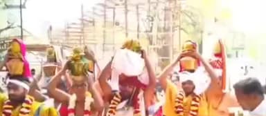 తాడిపత్రి: తాడిపత్రిలోని బుగ్గ రామలింగేశ్వర స్వామి ఆలయంలో అత్యంత వైభవంగా వసంతోత్సవ వేడుకలు