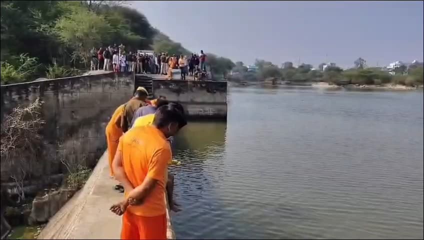 भीम: भीम के तालाब में मिला लापता गर्भवती महिला का शव, मासूम बच्चे की तलाश के लिए सर्च ऑपरेशन जारी