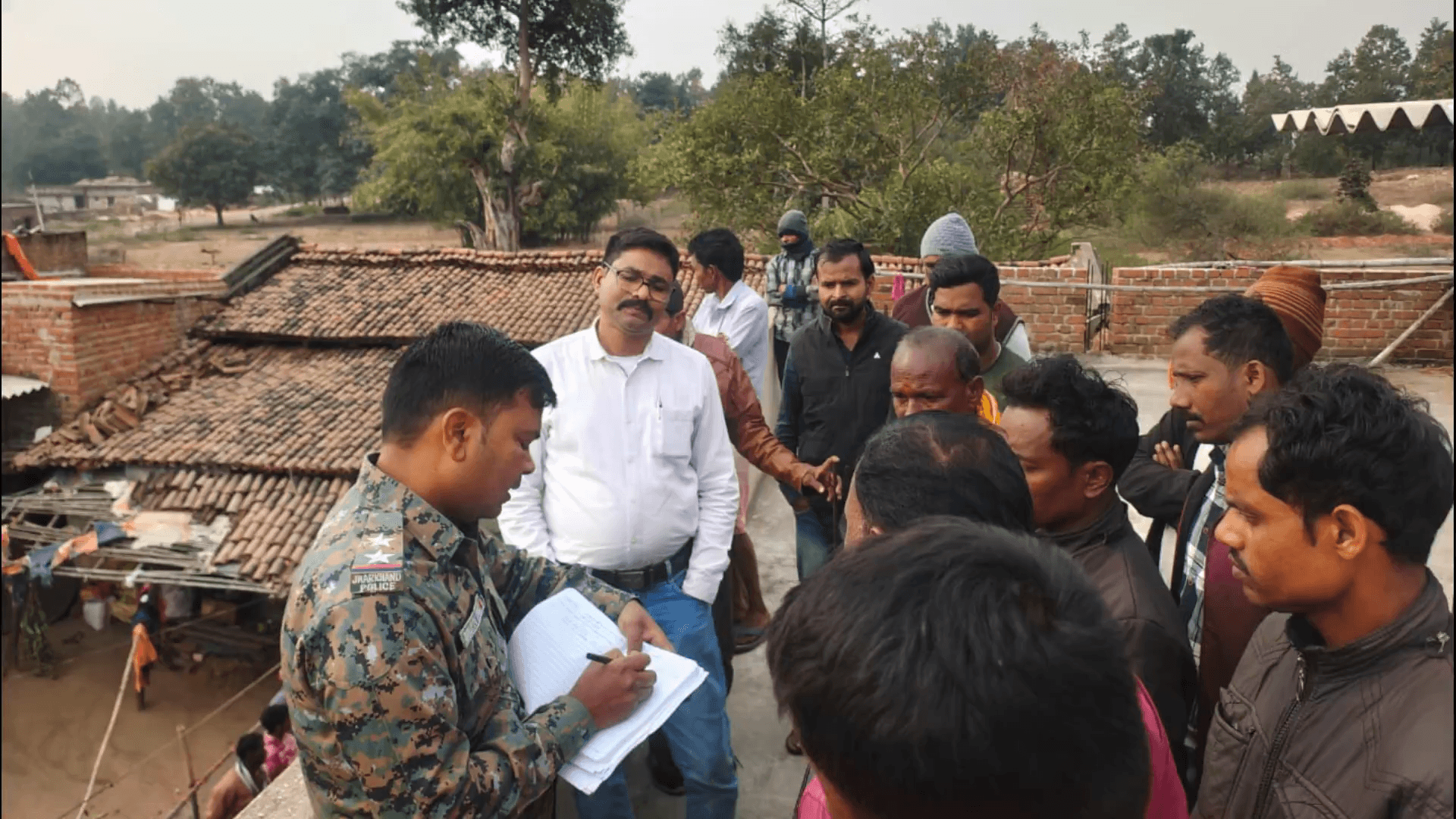 बेंगाबाद: मटरुखा में शादी वाले घर में चोरी, चोर ₹4 लाख नकद और जेवरात ले उड़े, पुलिस जांच में जुटी
