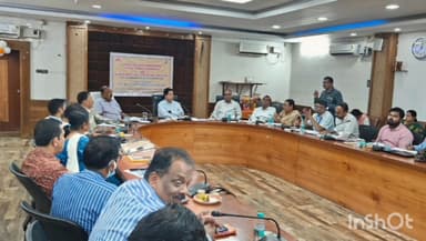 ନବରଙ୍ଗପୁର ପୋଲିସ ଷ୍ଟେସନ: ମିଶନଶକ୍ତି ସଭାଗୃହରେ ଜିଲ୍ଲା ସ୍ତରୀୟ ସ୍ବାସ୍ଥ୍ୟ ଓ ସମାଜ କଲ୍ୟାଣ ବିଭାଗ ର ଯୁଗ୍ମ ସମୀକ୍ଷା ବୈଠକ