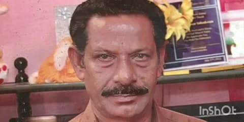 അടൂര്‍: കൊടുമൺ വയണ കുന്നിൽ ഓട്ടോറിക്ഷ നിയന്ത്രണം വിട്ട്   മറിഞ്ഞ് ഡ്രൈവർ മരിച്ചു