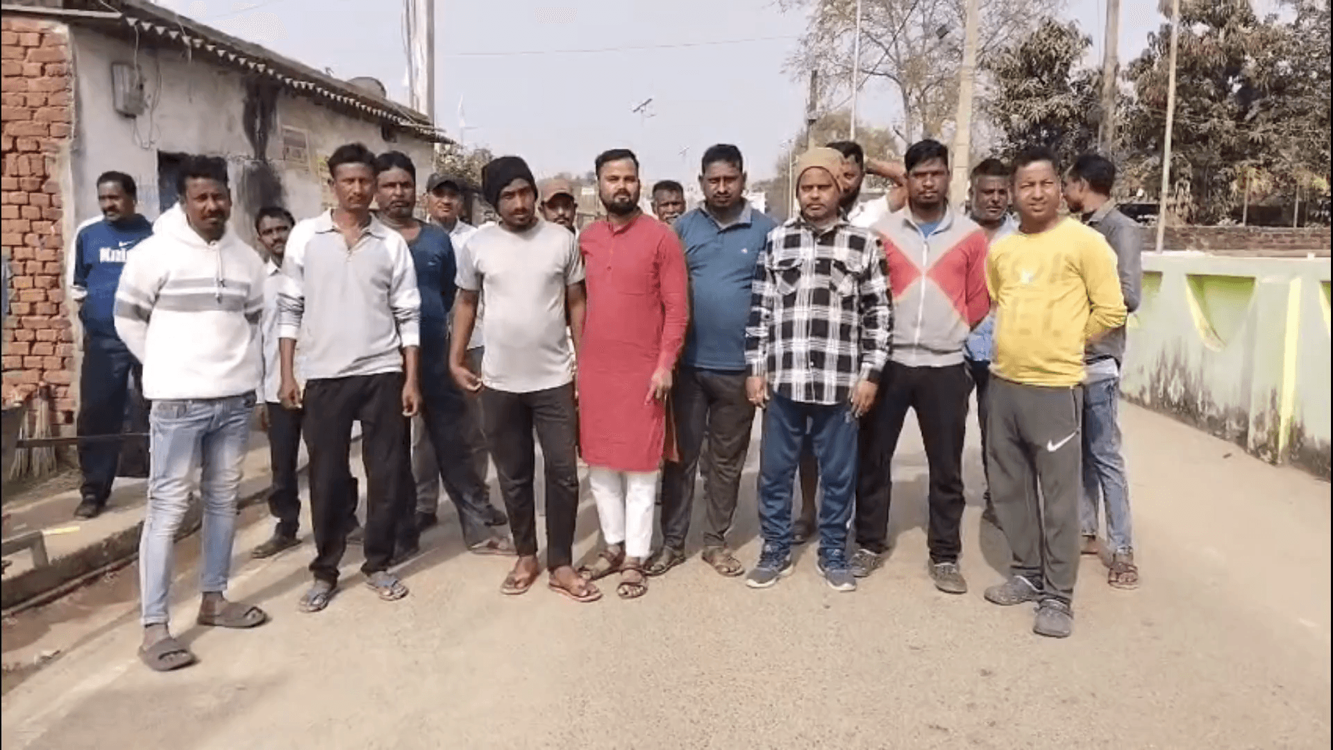 जमुआ: वार्ड 5 में बूथ बदलने पर मतदाताओं का आक्रोश, पेसरागढ़ा से मोहनपुर में शिफ्ट करने पर उठे सवाल