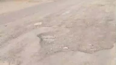 मलसीसर: बिसाऊ में गड्ढों में तब्दील हुई सड़क, स्थानीय लोगों ने पीडब्ल्यूडी विभाग की अनदेखी से हादसे का खतरा जताया