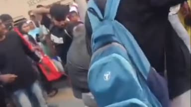 कहलगांव: पीरपैंती रेलवे स्टेशन पर मोबाइल चोरों को राहगीरों ने पकड़ा, वीडियो वायरल