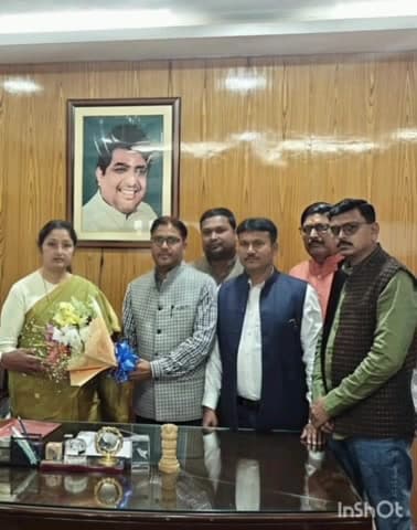 गावां: सांसद प्रतिनिधि नवीन यादव ने प्रतिनिधि मंडल के साथ कोडरमा सांसद अन्नपूर्णा देवी से की मुलाकात