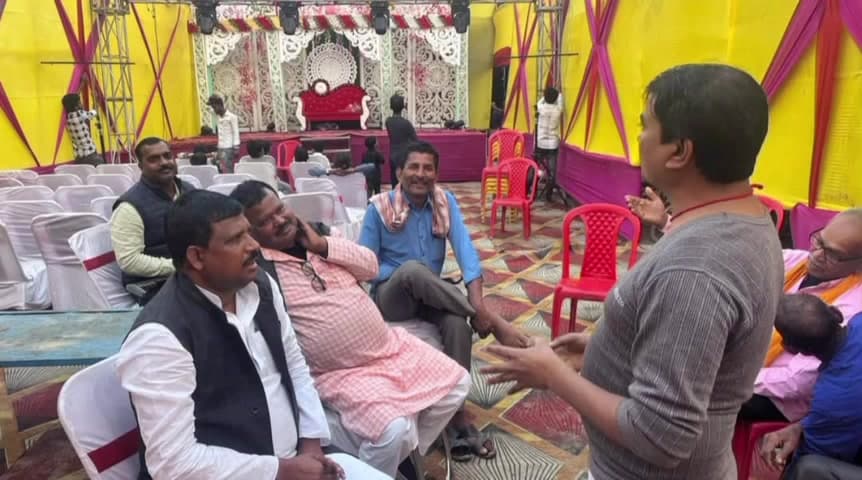 चकिया पिपरा: क्षेत्र के विभिन्न जगहों पर आयोजित मांगलिक कार्यक्रम में राजद के पूर्व विधायक शामिल हुए