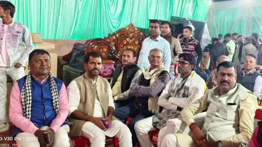 चकिया पिपरा: जिले के मधुरपुर में आयोजित तिलकोत्सव में भाजपा जिला अध्यक्ष पवन राज शामिल हुए
