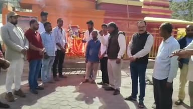 पुपरी: बजरंग दल ने पुपरी के नागेश्वर स्थान मंदिर परिसर में छत्रपति शिवाजी महाराज की जयंती मनाई