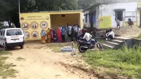 बिहारपुर: महूली उप स्वास्थ्य केंद्र में बिजली सुविधा का अभाव, गर्मी से मरीज और डॉक्टर परेशान