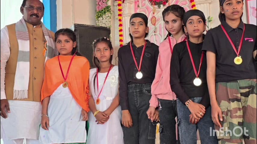 गोहद: गोहद चौराहा के कॉन्वेंट स्कूल के वार्षिक सम्मेलन में पूर्व मंत्री लाल सिंह आर्य ने छात्रों को किया सम्मानित