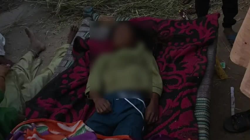 ओबरा: जरहा गांव में साड़ी से बने झूले में फंसकर बच्ची की मौत, गोल-गोल घूमकर गले में कसा साड़ी से बना झूला, परिजनों में कोहराम