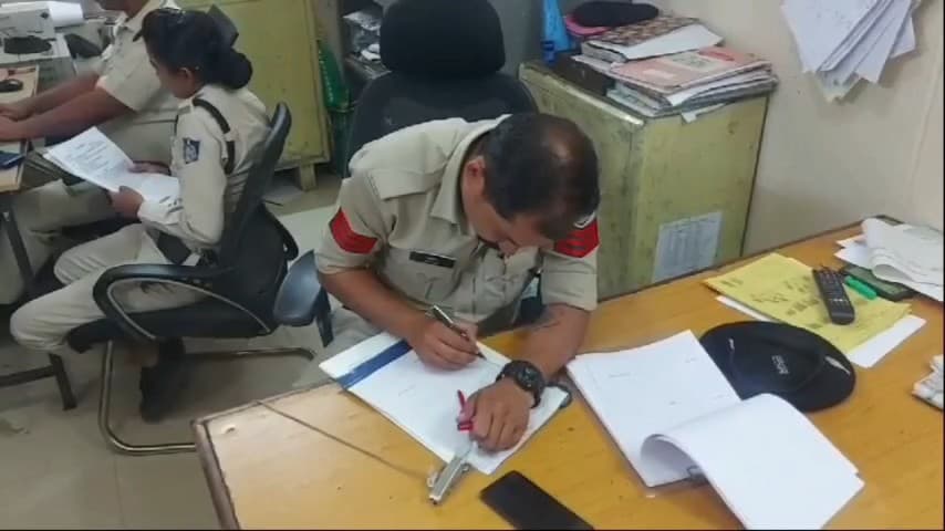 गोहरगंज: ग्राम सलकनी में अज्ञात आयशर वाहन ने दो युवकों को मारी टक्कर, ड्राइवर मौके से फरार