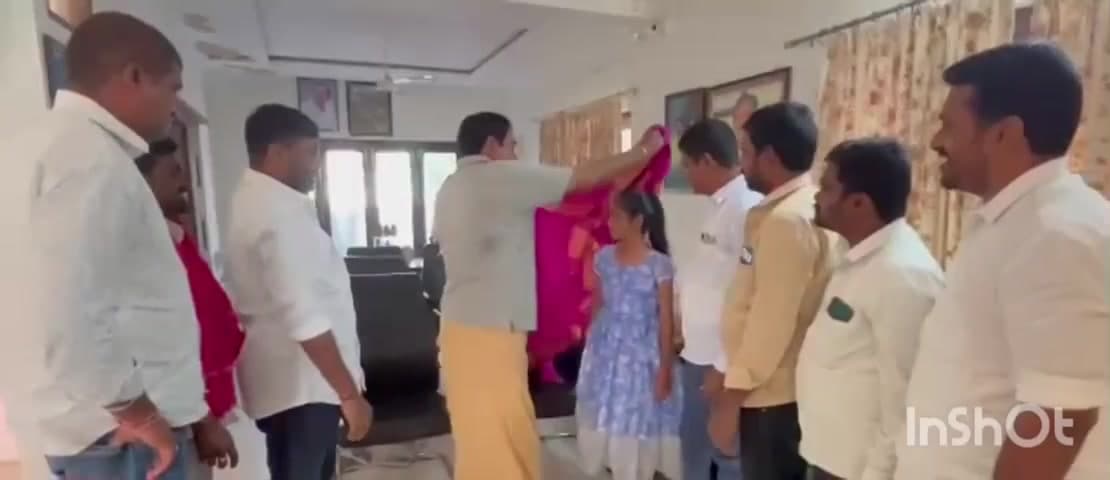 పర్వతగిరి: చెస్ ఛాంపియన్ విజేతను అభినందించిన మాజీ మంత్రి దయాకర్ రావు