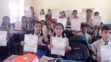 सिमगा: ज्ञानोदय हिरमी के विद्यार्थियों ने भारतीय संस्कृति ज्ञान परीक्षा में लहराया परचम, सम्मानित किए गए प्रशस्ति पत्र से