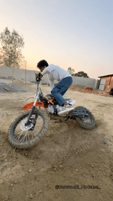 बाराबंकी में पहली बार असली रेसिंग और एडवेंचर का धमाका

#barabanki #viralpost #newreel #bikelover #carlove
