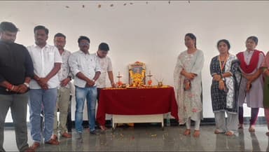 ಹಗರಿಬೊಮ್ಮನಹಳ್ಳಿ: ಪಟ್ಟಣದ ತಾಲೂಕು ಕಚೇರಿಯಲ್ಲಿ ಶ್ರೀ ಛತ್ರಪತಿ ಶಿವಾಜಿ ಅವರ ಜಯಂತಿ ಆಚರಣೆ