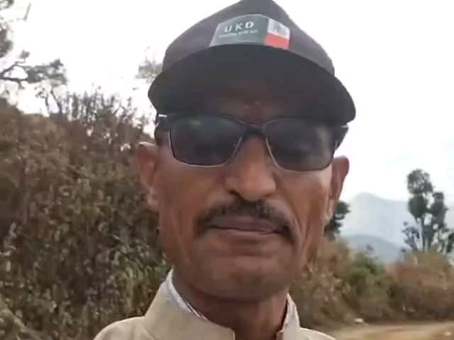 पाटी: यूकेडी के लोहाघाट विधानसभा अध्यक्ष दरबान सिंह रजवार ने लधियाघाटी से मंगललेख तक बदहाल सड़क पर डामरीकरण का मुद्दा उठाया