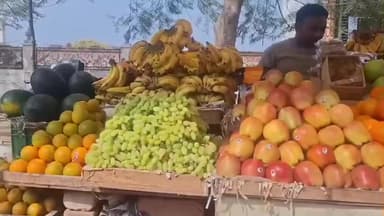 रुदौली: माह-ए-रमजान की आमद होते ही शहर का मंजर बदला-बदला सा नजर आ रहा है, दुकानों पर खजूर सहित सामानों की बिक्री तेज हुई