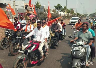 వర్ధన్నపేట: వర్ధన్నపేట పట్టణంలో చత్రపతి శివాజీ మహారాజ్ జయంతి సందర్భంగా నివాళులు అర్పించిన మాజీ ఎమ్మెల్యే