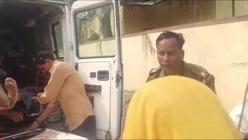 गंगधार: खेरखेड़ा के समीप दूध वाहन और बाइक सवार की भिड़ंत, एक व्यक्ति गंभीर घायल