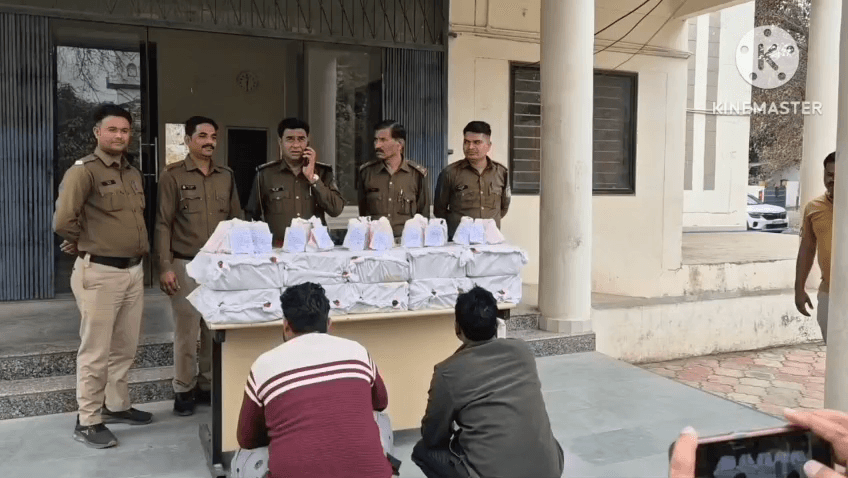 हटा: रसीलपुर मार्ग पर हटा थाना पुलिस की कार्रवाई, अवैध शराब से भरी कार पकड़ी, 10 पेटी देशी शराब जब्त