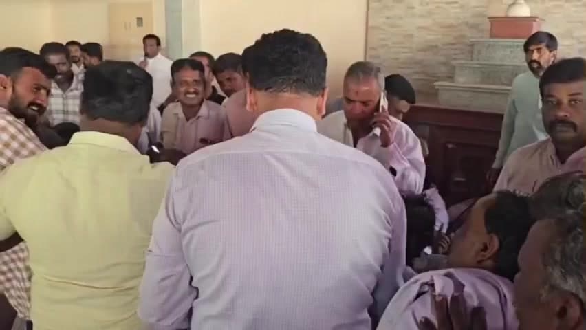 ಚಿಂತಾಮಣಿ: ಜೆಡಿಎಸ್ ಪಕ್ಷ ತೊರೆದು ಕಾಂಗ್ರೆಸ್ ಪಕ್ಷಕ್ಕೆ ಸೇರ್ಪಡೆಯಾದ ವಿವಿಧ ಕುಟುಂಬಗಳು ಪಕ್ಷಕ್ಕೆ ಬರಮಾಡಿಕೊಂಡ ಸಚಿವ ಎಂ ಸಿ ಸುಧಾಕರ್