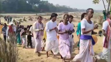 পুরুলিয়া ১: বালিগাড়া গ্রামে নবকুঞ্জ হরিনামের সংকীর্তনের কলস যাত্রা অনুষ্ঠিত হলো এদিন সকালে
