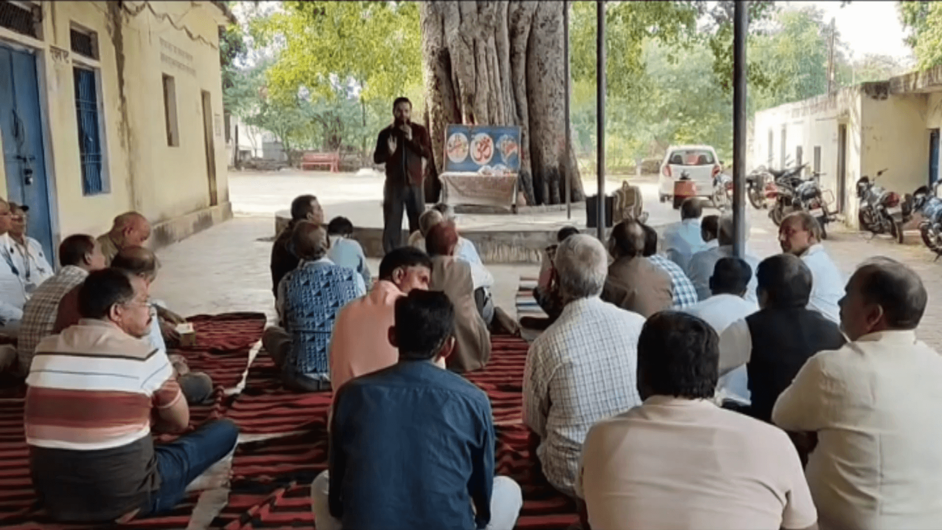 जतारा: जतारा नगर के नरसिंह मंदिर में सवर्ण समाज की बैठक, योगेंद्र तिवारी बने ब्लॉक अध्यक्ष
