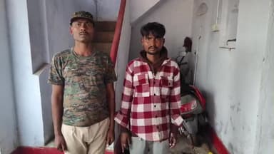 पुपरी: मध निषेध थाना पुपरी पुलिस ने भिट्ठा मोर के पास 30 बोतल शराब के साथ एक तस्कर को किया गिरफ्तार
