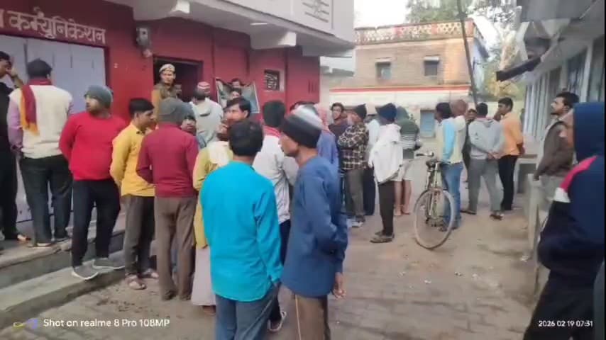 बैरिया: रानीगंज में आत्महत्या वाला शव निकाले जाने के बाद उसी घर के चौथी मंजिल पर किन्नर रेखा का शव मिला