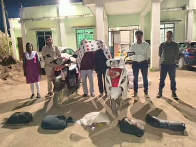 କୋଟପାଡ: ବୈପାରୀଗୁଡା ଠାରୁ ଜୟପୁର କୁ ଦେଶୀ ମଦ ଚାଲାଣ ବେଳେ ବାଲିଆ ଠାରେ ଅବକରି ଥାନାର ଚଢ଼ାଉ, 2 ଗିରଫ