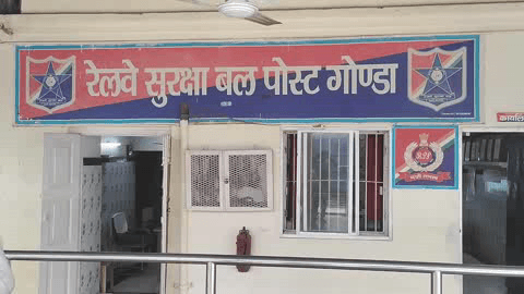मनकापुर: मोतीगंज में रेल हादसे के 19 महीने बाद रेलवे संपत्ति की चोरी, 7 एसी कोचों से कॉपर वायर गायब