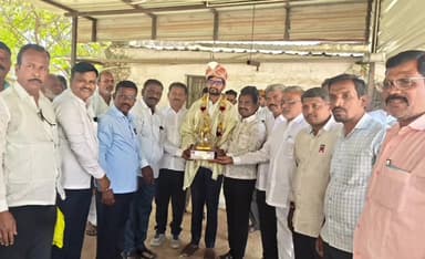 ಯಾದಗಿರಿ: ಅಭಿಮಾನಿಗಳು ಹಾಗೂ ಪಕ್ಷದ ಕಾರ್ಯಕರ್ತರಿಂದ ನೂತನ ರಾಜ್ಯ ಕಾರ್ಯಕಾರಣಿ ಮುದ್ನಾಳರಿಗೆ ಸನ್ಮಾನ