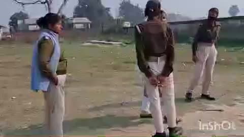 मढ़ौरा: शिल्हौरी: खेदन प्रसाद उच्च विद्यालय के परीक्षा केंद्र पर महिला विक्षक के देरी से पहुंचने का वीडियो वायरल
