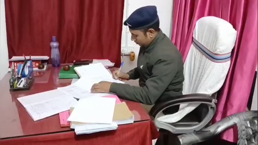 चनपटिया: शेख धुर्वा में बाइक चोरी की कोशिश हुई नाकाम, एक चोर गिरफ्तार