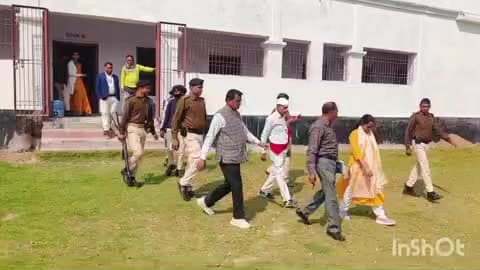 मढ़ौरा: एसडीओ व एसडीपीओ ने मढ़ौरा के विभिन्न परीक्षा केंद्रों की जांच की