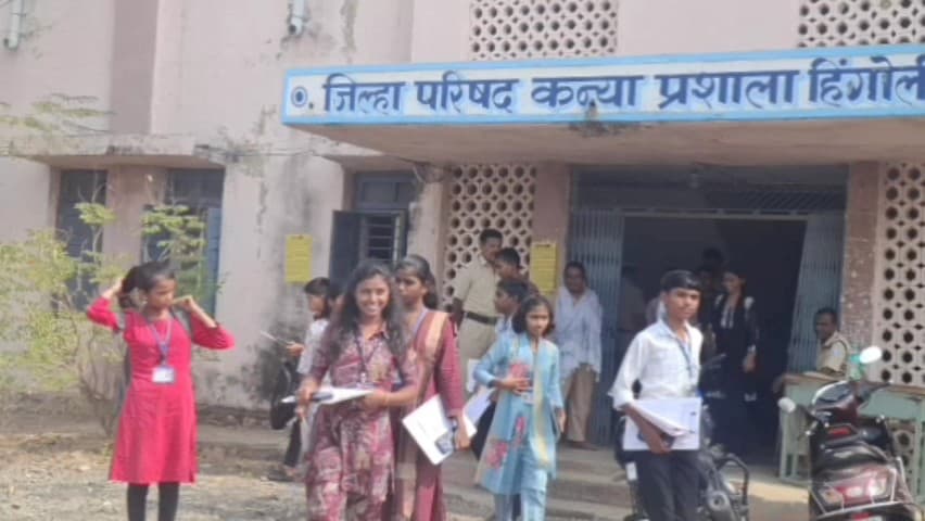 कळमनूरी: जिल्ह्यात दहावीचा मराठीचा पहिला पेपर शांततेत पार; ४०२ विद्यार्थी अनुपस्थित