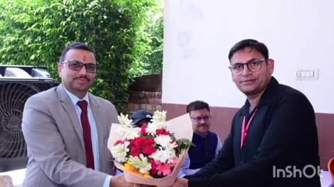डिबाई: दानपुर ब्लॉक के भीमपुर दोराहे पर पंजाब नेशनल बैंक ने आयोजित किया मेगा ऋण मुक्ति शिविर