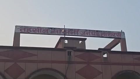 सासनी: तहसील सासनी क्षेत्र में आपसी लड़ाई-झगड़ा करने वाले 3 अभियुक्तों को पुलिस ने किया गिरफ्तार, शांतिभंग में चालान