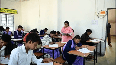पेण्ड्रा: कलेक्टर ने बोर्ड परीक्षा केंद्रों का निरीक्षण किया, जीपीएम में व्यवस्थाओं का जायजा लिया और उड़नदस्ता दलों को दिए निर्देश